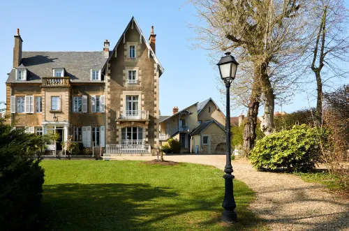Le Clos De Bourgogne Hotels in Neuilly-le-Réal