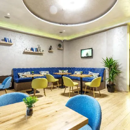 City Avenue Hotel