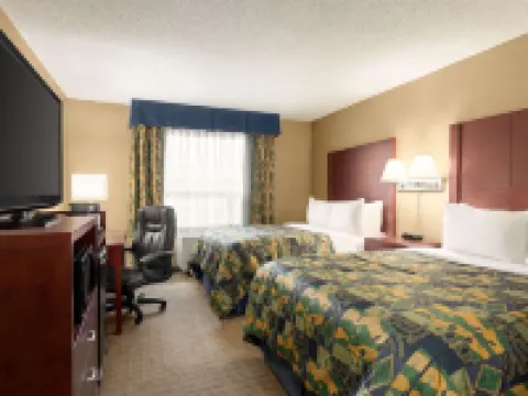 Travelodge by Wyndham Oshawa Whitby Hotels in Oshawa