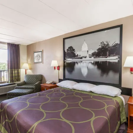 Super 8 by Wyndham Manassas