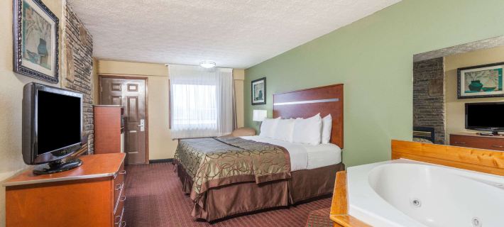 Baymont by Wyndham Pigeon Forge Near Island Drive Hotels in Pigeon Forge