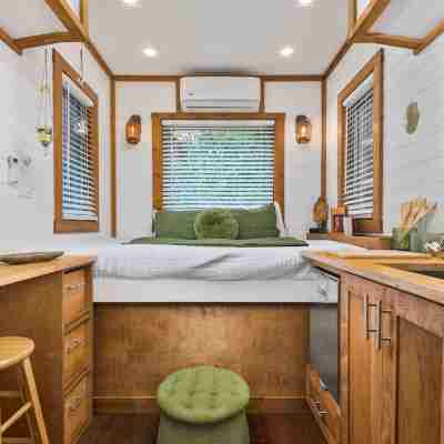 Tiny Digs - Hotel of Tiny Houses Rooms