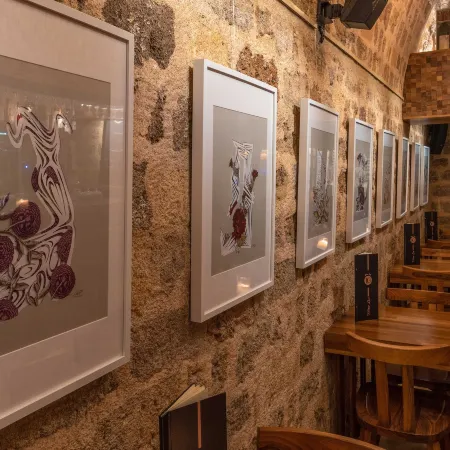 10GR Boutique Hotel & Wine Bar