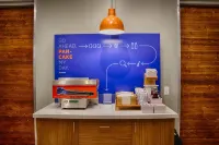 홀리데이 인 익스프레스 & 스위트 헨더슨 사우스 - 볼더 시티 바이 IHG 볼더시티 호텔