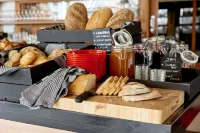 Q-Factory Hotel - Breakfast