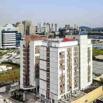 Ibis Tambore Hotel Exterior