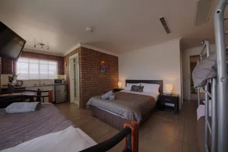 Tuncurry Motor Lodge Отели в г. Танкарри