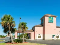 Quality Inn & Suites Lake Charles South Hotels near Lake Charles Power Centre