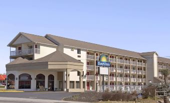 Days Inn by Wyndham Apple Valley Pigeon Forge/Sevierville
