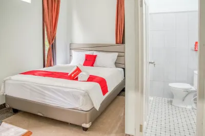 RedDoorz near Taman Mini Jakarta Hotel dekat Taman komplek Paspampres pipit 1
