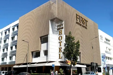 First Suites Hôtel