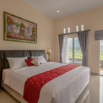 Adhi Jaya Suite Hotels near Batukaru Temple