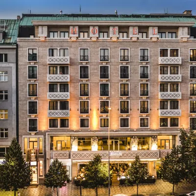 فندق يالتا البوتيكي Hotels near محطة مترو فلورا