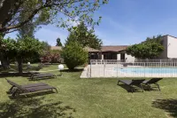Golden Tulip Avignon le Paradou