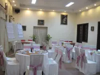 HOA BINH 2 HOTEL Hoteles en P. Mỹ Bình
