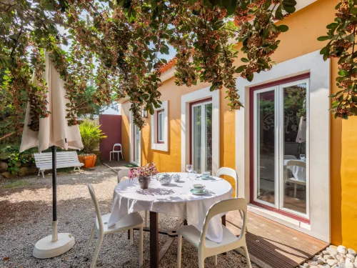 Casa Olívia Hotels in Cela