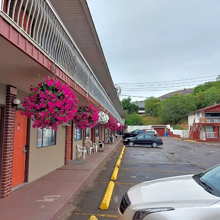 Canadas Best Value Inn and Suites Vernon