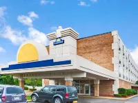 Days Inn by Wyndham Livonia/Canton/Detroit