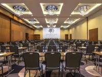 DoubleTree by Hilton Lodz Hotels near Manhattan Gallery