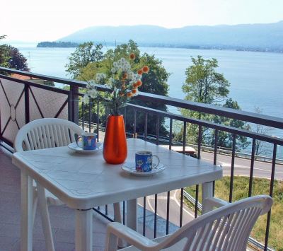 One-Bedroom Apartment with Balcony