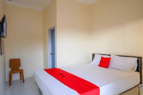 RedDoorz Near Gor Satria 3 Hotels in Kecamatan Kembaran