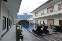 Go Hotel Maumere Hotels in Watumilok