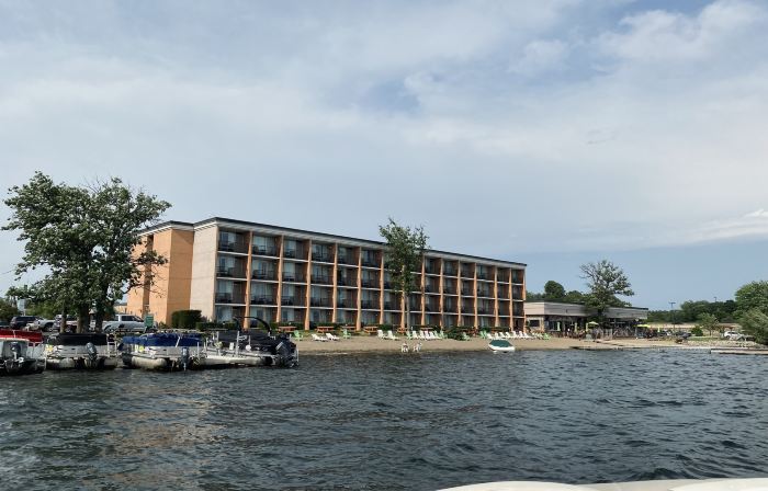 Holiday Inn DETROIT LAKES - LAKEFRONT by IHG