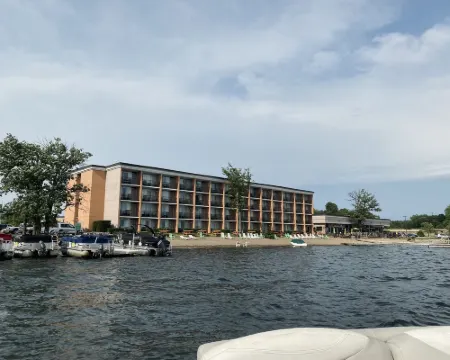 Holiday Inn DETROIT LAKES - LAKEFRONT by IHG Hotels in Becker County