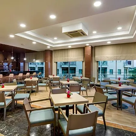 Novum Garden Side Hotel