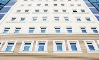 Grand Park Hotel - Housity