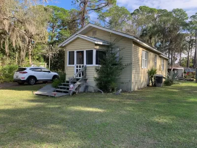 Nature Coast Inn and Cottages Hotels in Inglis