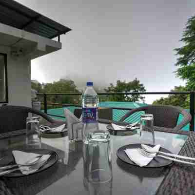 Hotel Eminence - An AHG Hotel Dining/Meeting Rooms