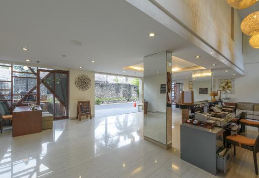 디프리마호텔 세미냑 객실 내부