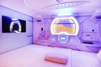 Tab Capsule Hotel - Kayoon Surabaya Hotels in Genteng