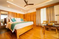 チャンディーズ ドリズル ドロップス ムンナル トップ ステーション