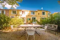 Domaine Sainte Marie des Ollieux Hotels in Montseret