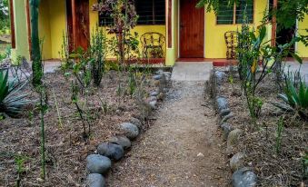 Voyager Equator Lodge - Housity
