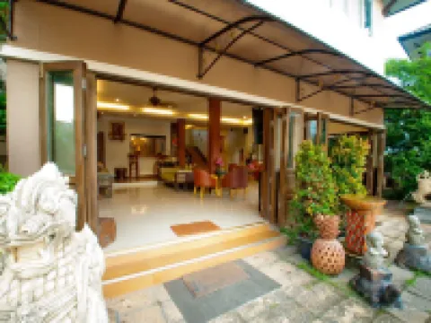 โรงแรมฟ้าหลวงเรสซิเด้นซ์ โรงแรมในอำเภอเมืองพิจิตร