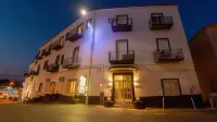 Naro Suites and Rooms