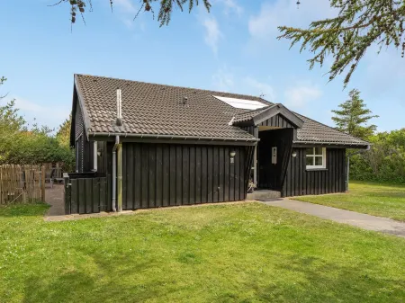 "Pelle" - 800m from the Sea Отели рядом с достопримечательностью «Blokhus Strand»