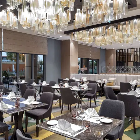 Hilton Istanbul Bakirkoy Отели рядом с достопримечательностью «Бакыркёй»