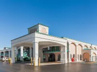 Super 8 by Wyndham Murfreesboro Hotels near T.J. Maxx
