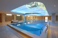 FLC Luxury Resort Vinh Phuc - piscina