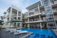 Rovira Suites - Rooftop Pools