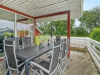 "Emly" - 1.1km from the Sea Hotels in Humble