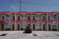 RedDoorz Near Jalan Kolonel Haji Burlian Palembang Hotels in Sukarami