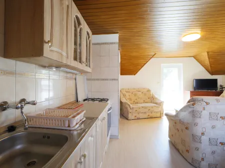 Moni 2 Отели в г. Balatonfoldvari