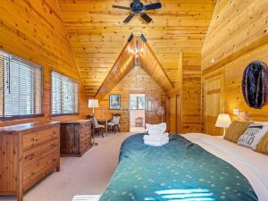 Custom Built Cabin w/ Hot Tub Shr #33 by Bear Valley Vacation Rentals