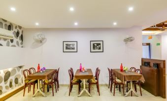 Hotel Sarthak Palace Near Karol Bagh Metro Station New Delhi