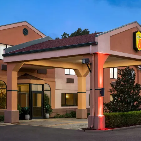 Super 8 by Wyndham Clinton